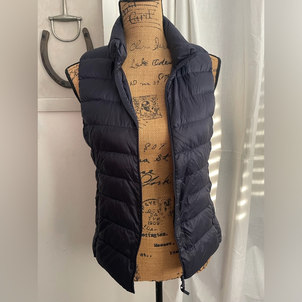 Uniqlo Ultra Light Down Puffer Vest Navy Blue Size XS